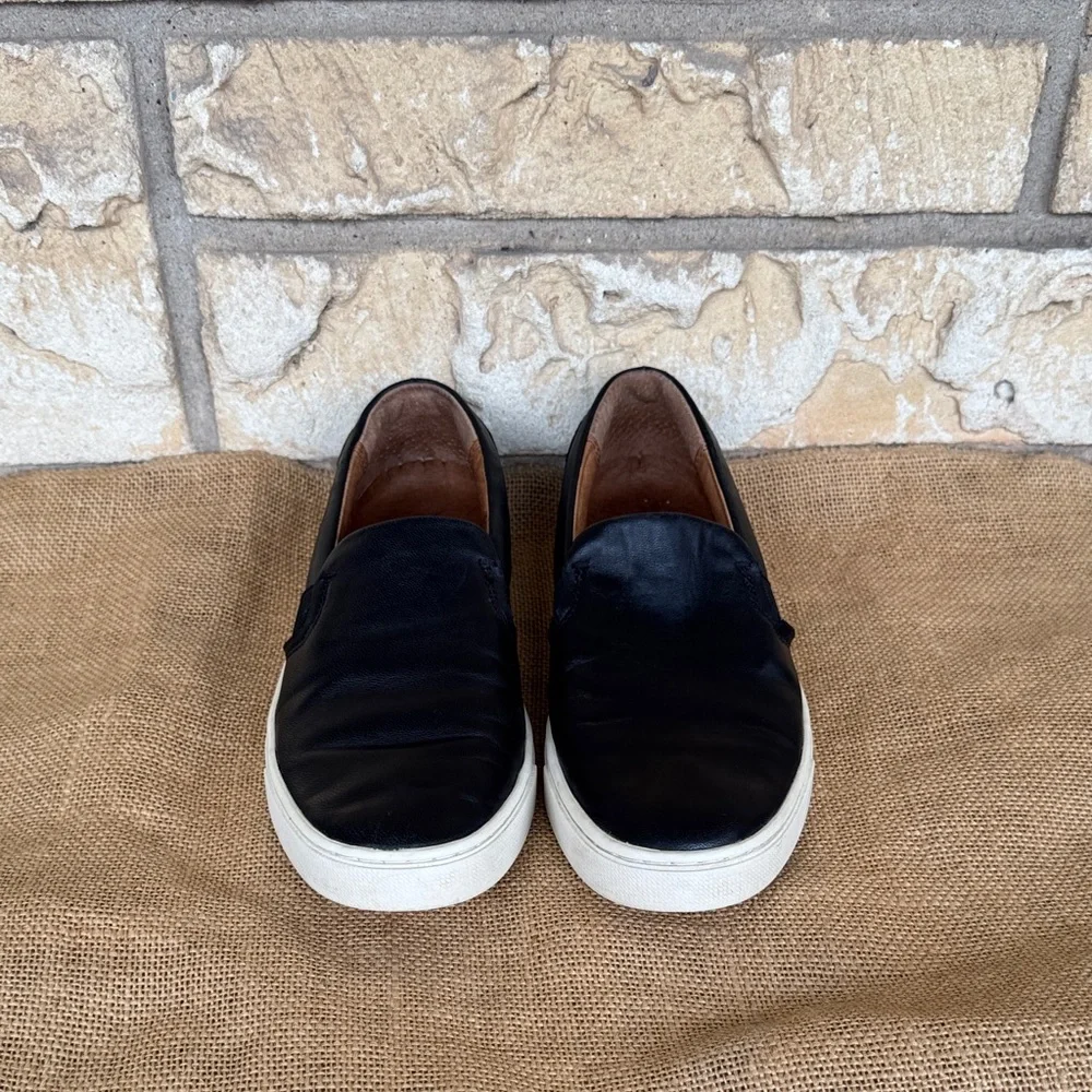 Frye Ivy Slip-On sneaker in black Leather Size 6 M